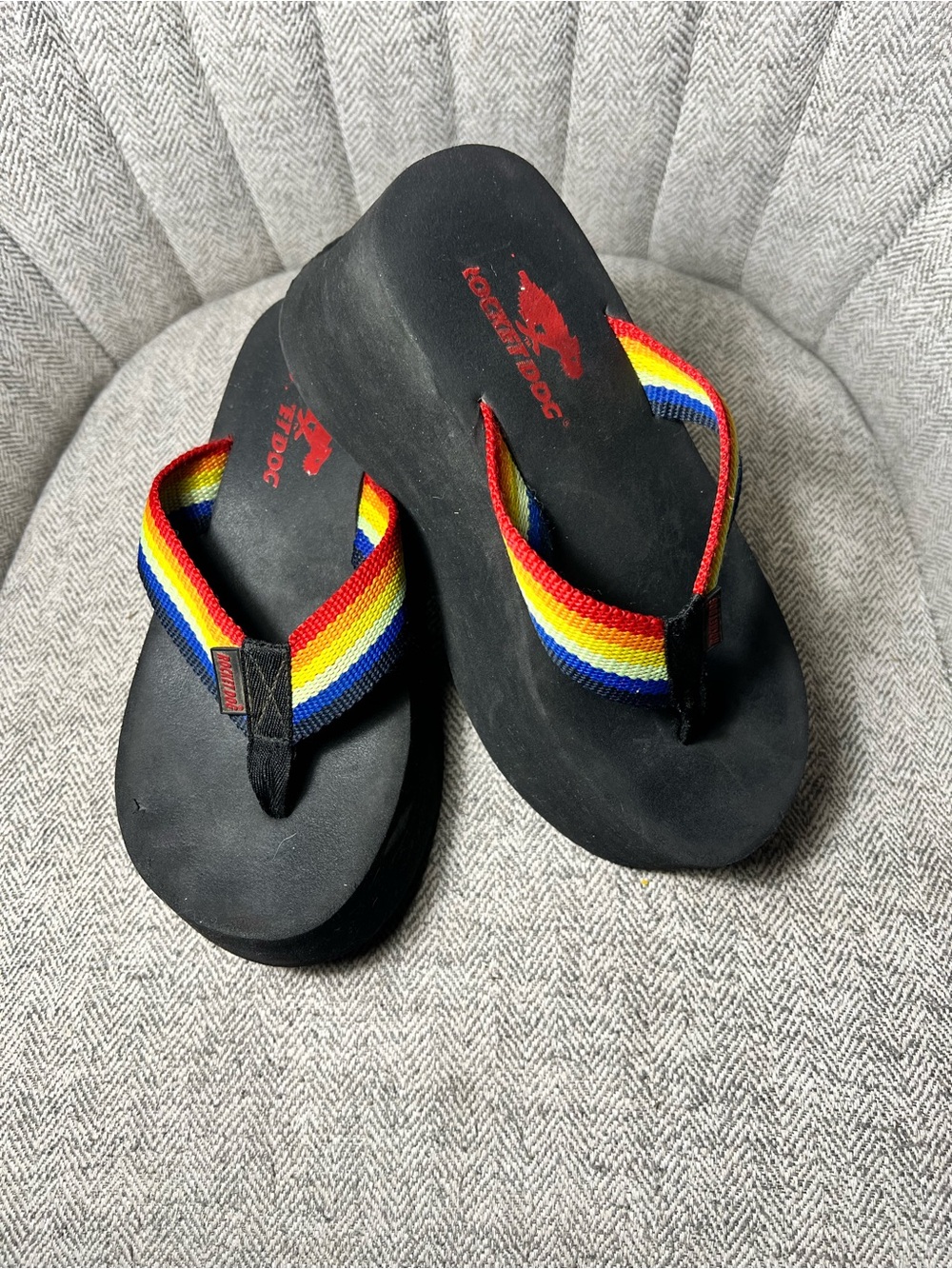 Rocket Dog Black Platform Flip Flops with Rainbow Straps size 7